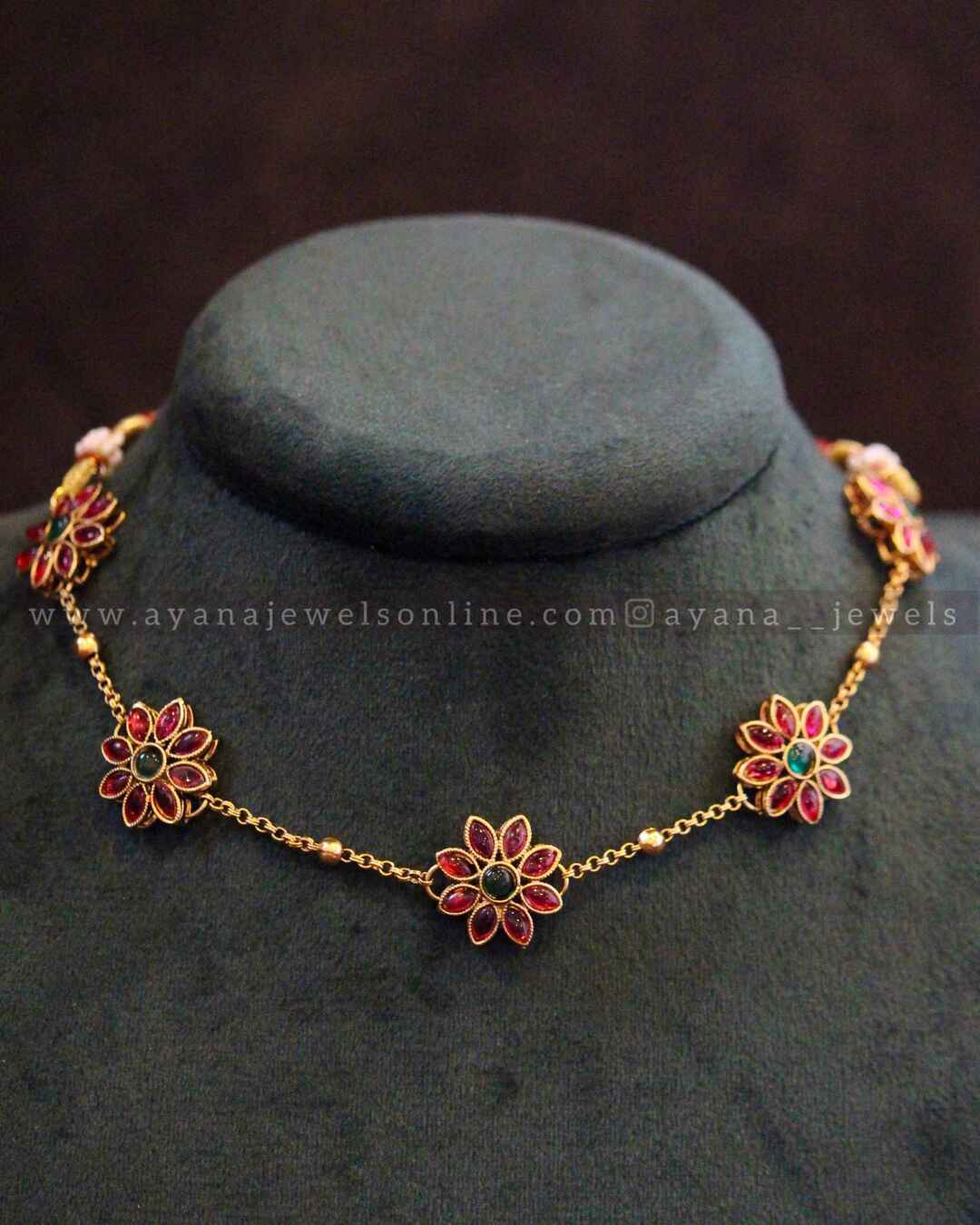 One line Flower Choker
