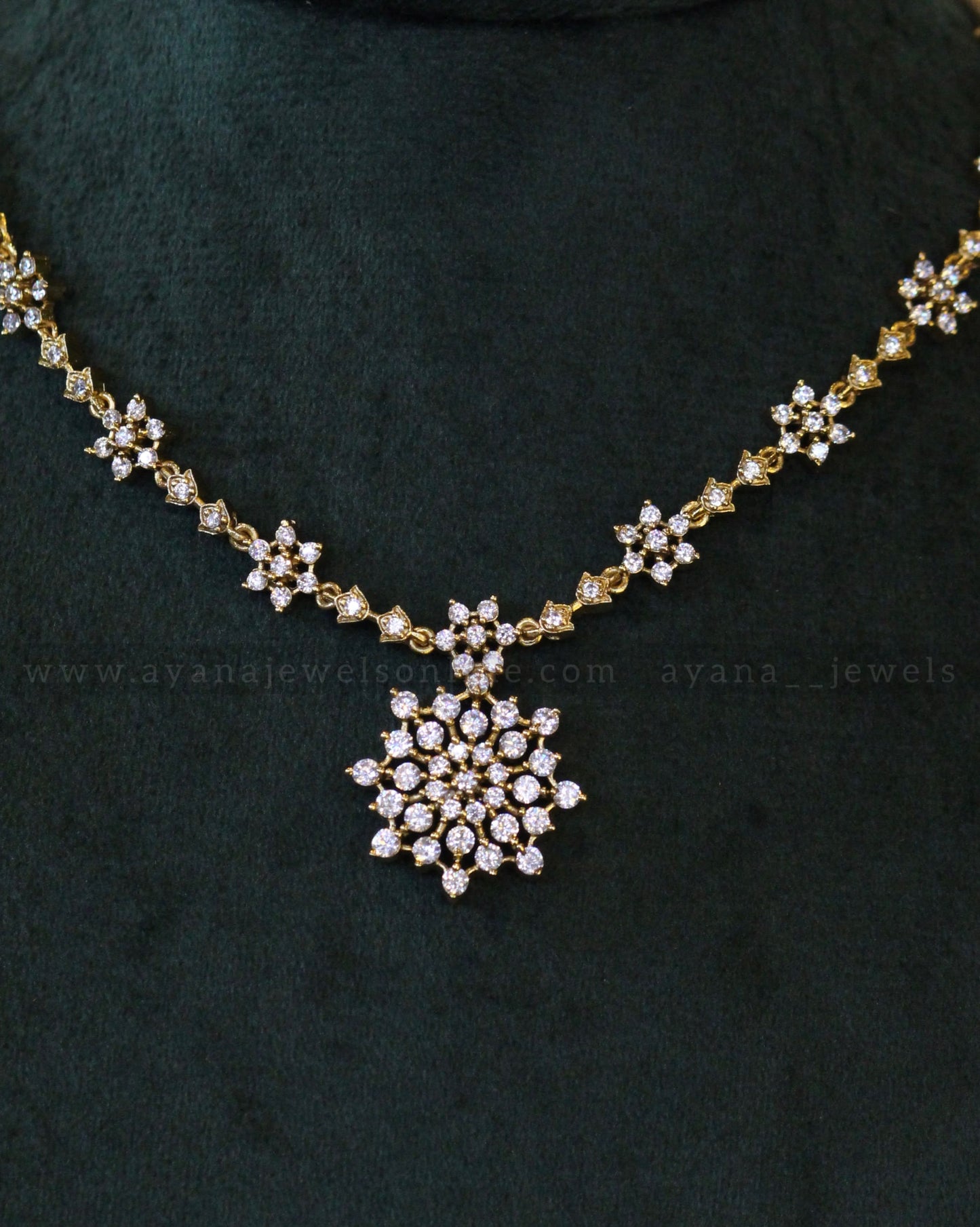 AD Flower drop Necklace Set
